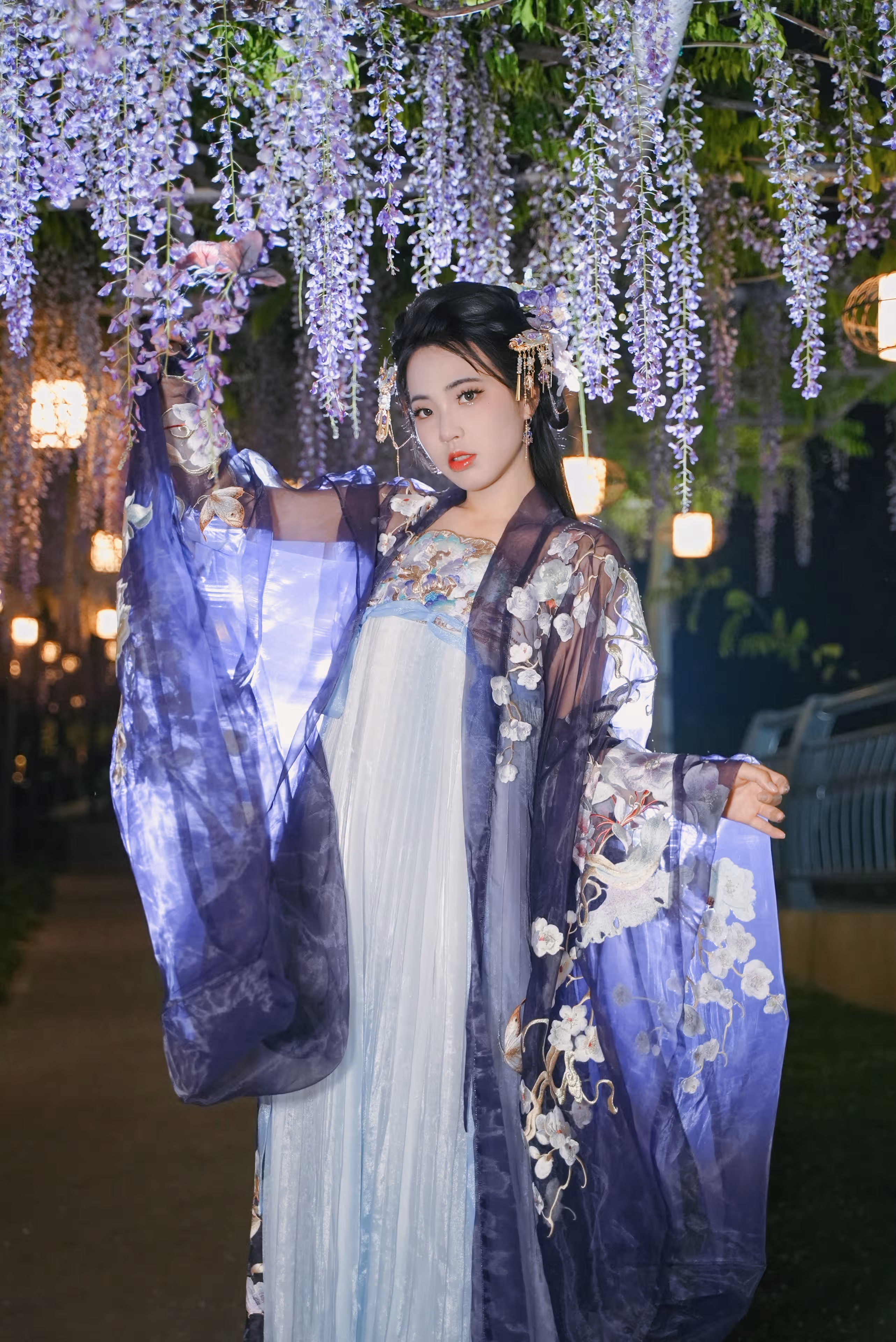 紫藤公园汉服铁羊羊,上海,2025年,中国国风摄影作品